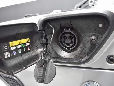 Used 2022 Jeep Wrangler Unlimited Sahara w/ Cold Weather Group image 42