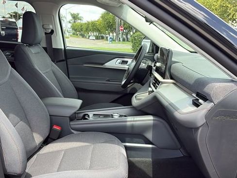 New 2026 Ford Explorer Active RWD image 11