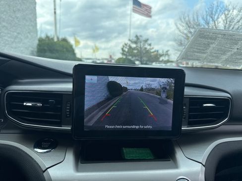 Used 2022 Ford Explorer XLT w/ Equipment Group 202A image 21