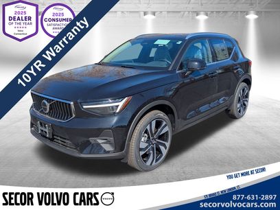 New 2025 Volvo XC40 B5 Plus w/ Protection Package Premier