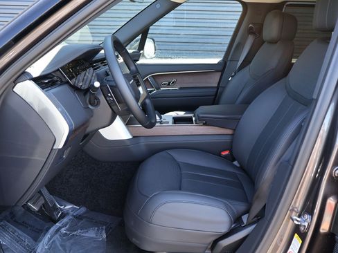 Used 2025 Land Rover Range Rover SE AWD/4WD image 7