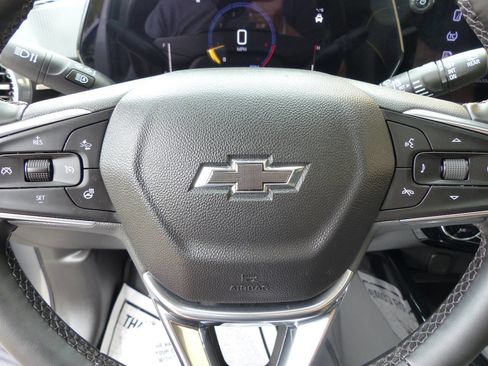 Used 2025 Chevrolet Trax ACTIV w/ Sunroof Package FWD image 18