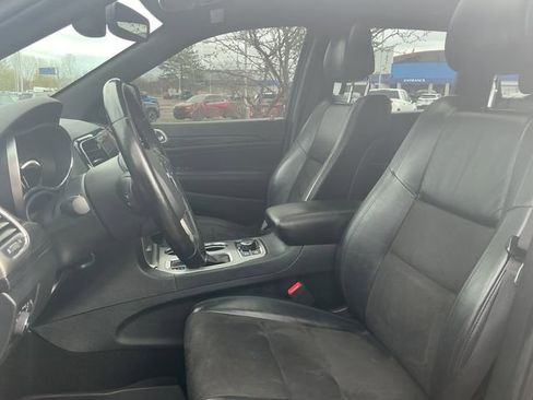 Used 2020 Jeep Grand Cherokee Altitude AWD/4WD image 10