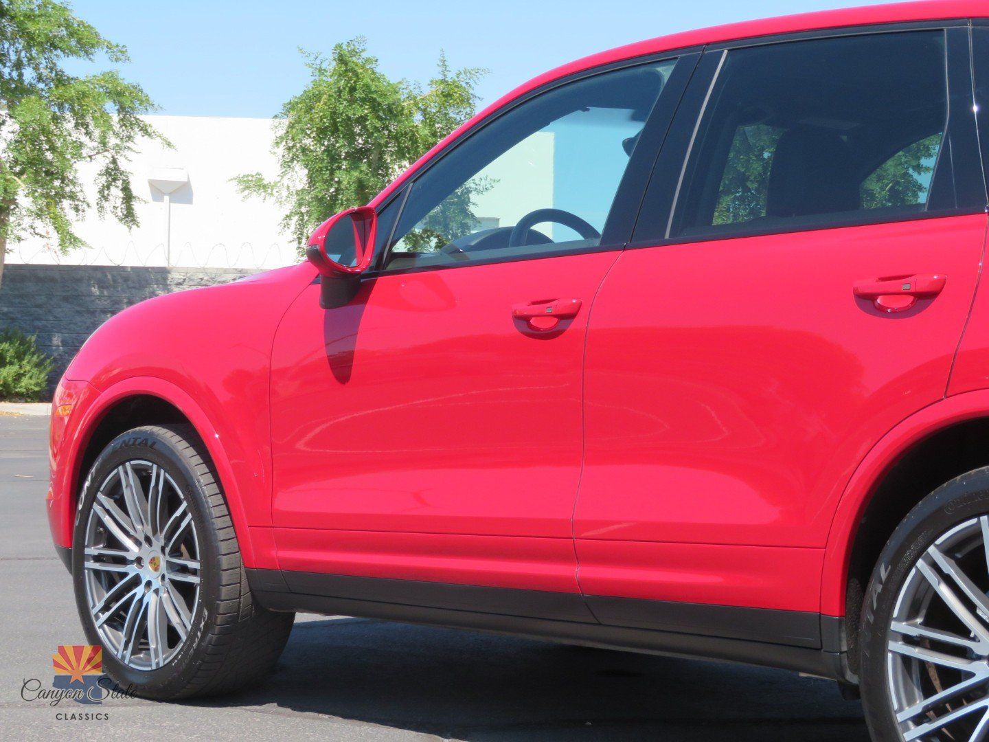 Used 2016 Porsche Cayenne w/ Premium Package AWD/4WD image 19