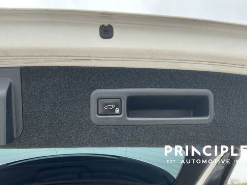 Used 2018 Lexus RX 350L FWD w/ Accessory Package image 32