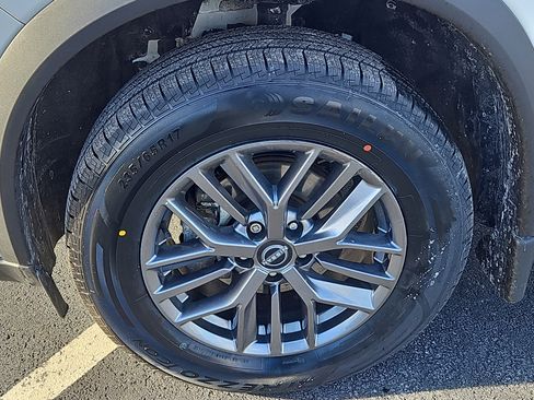 Used 2024 Nissan Rogue S image 4