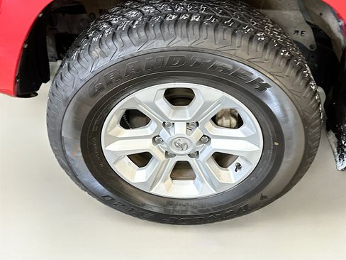 Used 2024 Toyota 4Runner SR5 Premium image 11