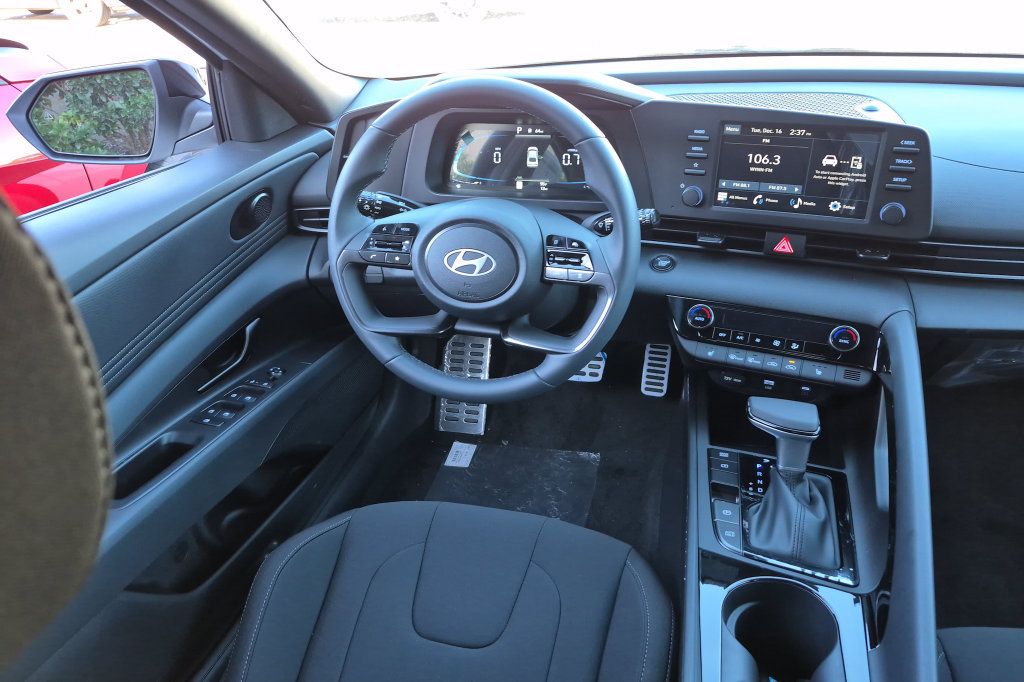 New 2026 Hyundai Elantra SEL Sport FWD image 22