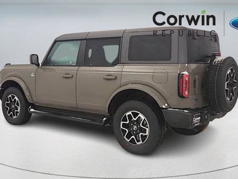 New 2025 Ford Bronco Outer Banks image 5