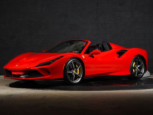 Used 2022 Ferrari F8 Tributo RWD image 11
