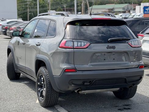 Used 2022 Jeep Cherokee Latitude w/ Sun & Sound Group AWD/4WD image 3