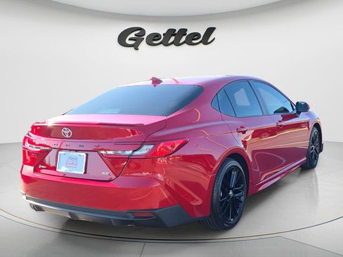 Used 2025 Toyota Camry SE w/ Convenience Package FWD image 5