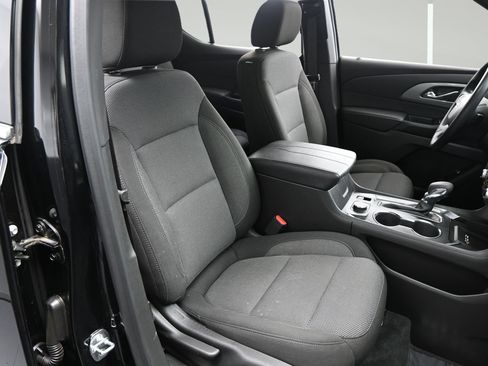 Used 2023 Chevrolet Traverse LT FWD image 15