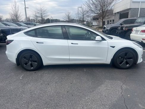 Used 2023 Tesla Model 3 Standard Range image 3