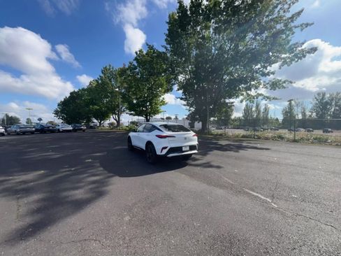 Used 2025 Buick Envista Sport Touring image 16