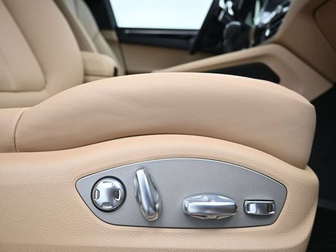 Certified 2026 Porsche Macan AWD/4WD image 15