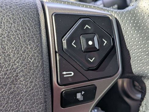 Used 2022 Toyota 4Runner Limited AWD/4WD image 22