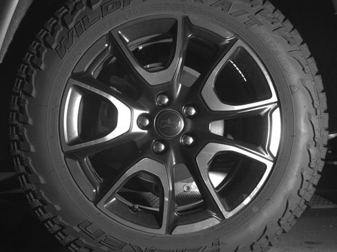 Used 2025 Jeep Compass Trailhawk AWD/4WD image 11