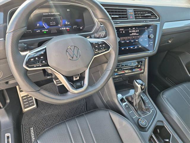 Used 2024 Volkswagen Tiguan SE R-Line AWD/4WD image 10