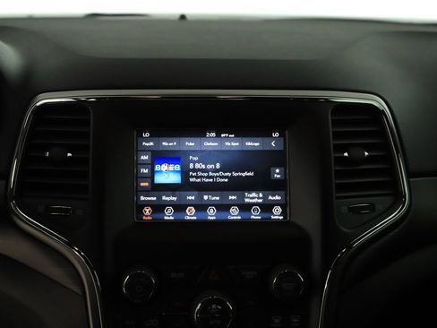 Used 2019 Jeep Grand Cherokee Laredo AWD/4WD image 19