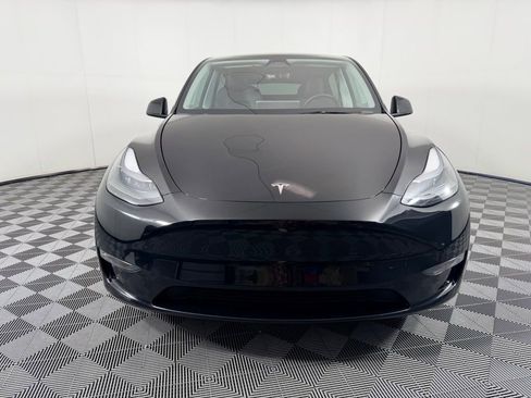 Used 2023 Tesla Model Y Long Range image 10