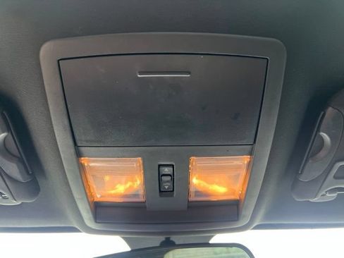 Used 2010 Dodge Challenger SE RWD image 25