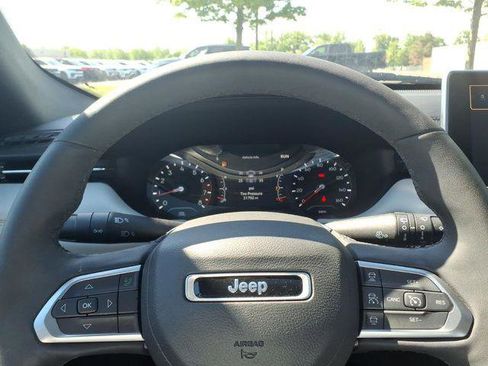 Certified 2023 Jeep Compass Limited w/ Sun and Sound Group AWD/4WD image 20
