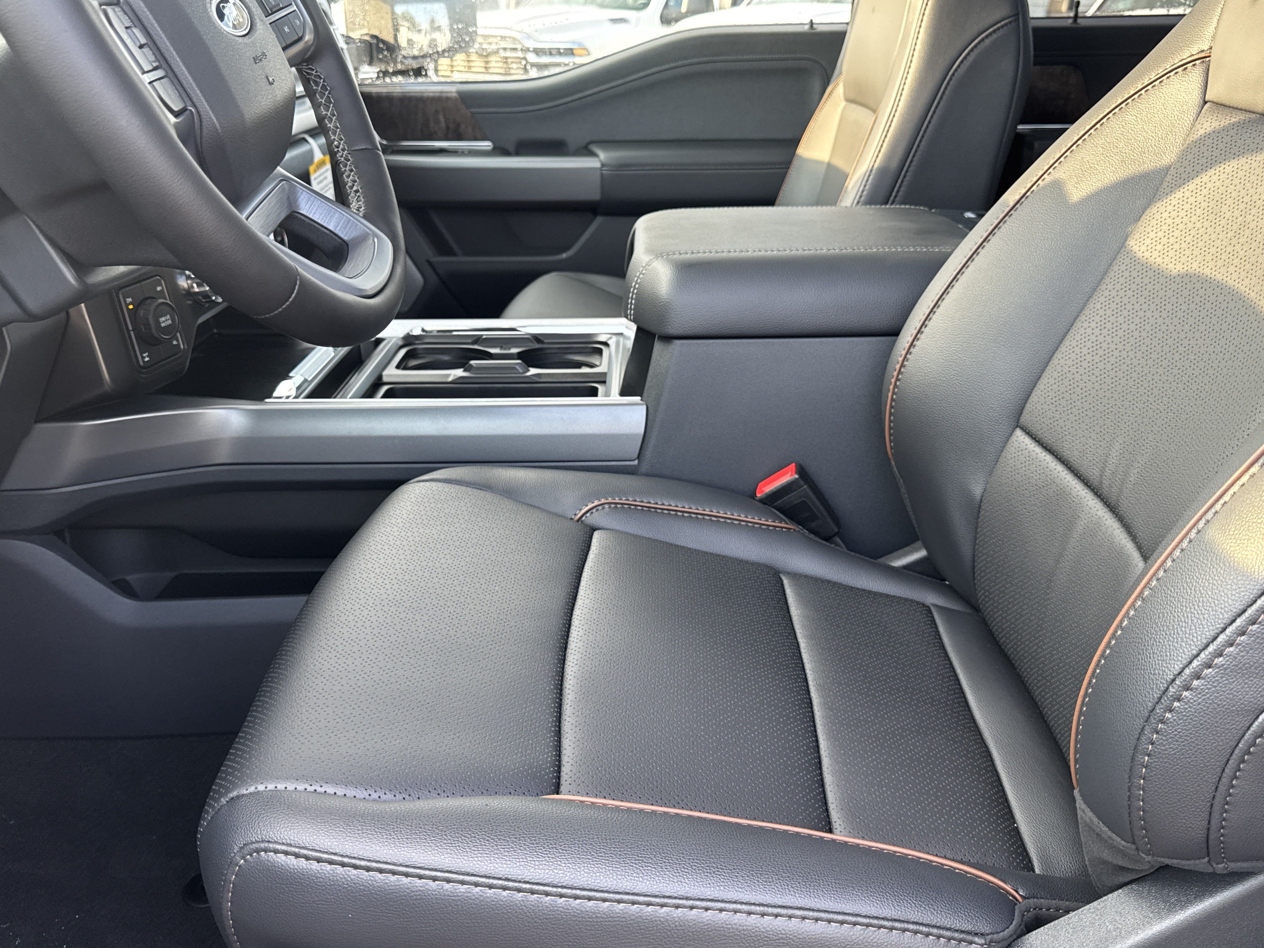 New 2025 Ford F250 Lariat w/ Lariat Ultimate Package AWD/4WD image 9