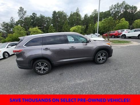Used 2016 Toyota Highlander XLE FWD image 19