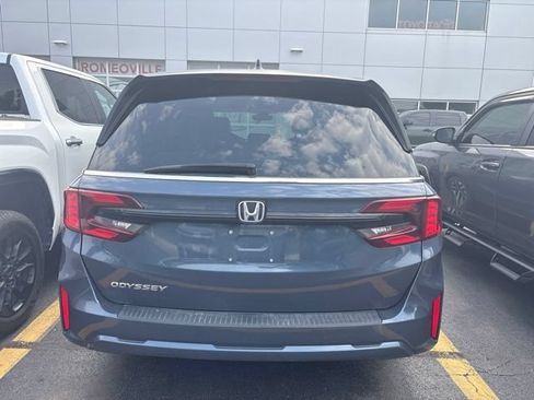 Used 2025 Honda Odyssey EX-L image 4
