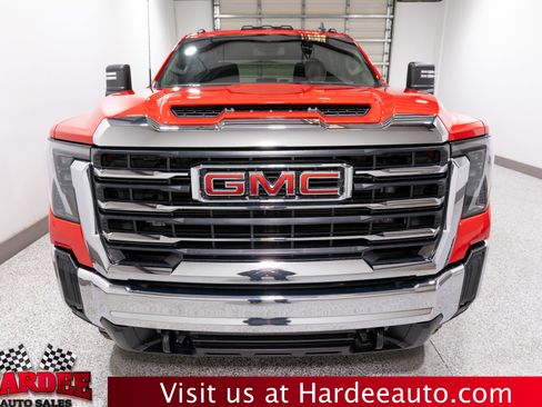 Used 2024 GMC Sierra 2500 SLE w/ SLE Value Package; image 7