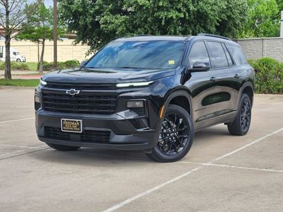 Used 2025 Chevrolet Traverse LT w/ Midnight/Sport Edition