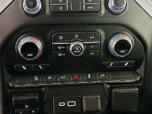 Used 2020 GMC Sierra 1500 Elevation w/ Elevation Value Package image 23