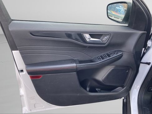 Used 2023 Ford Escape ST-Line image 11