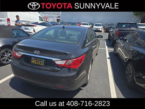 Used 2012 Hyundai Sonata Limited FWD image 2