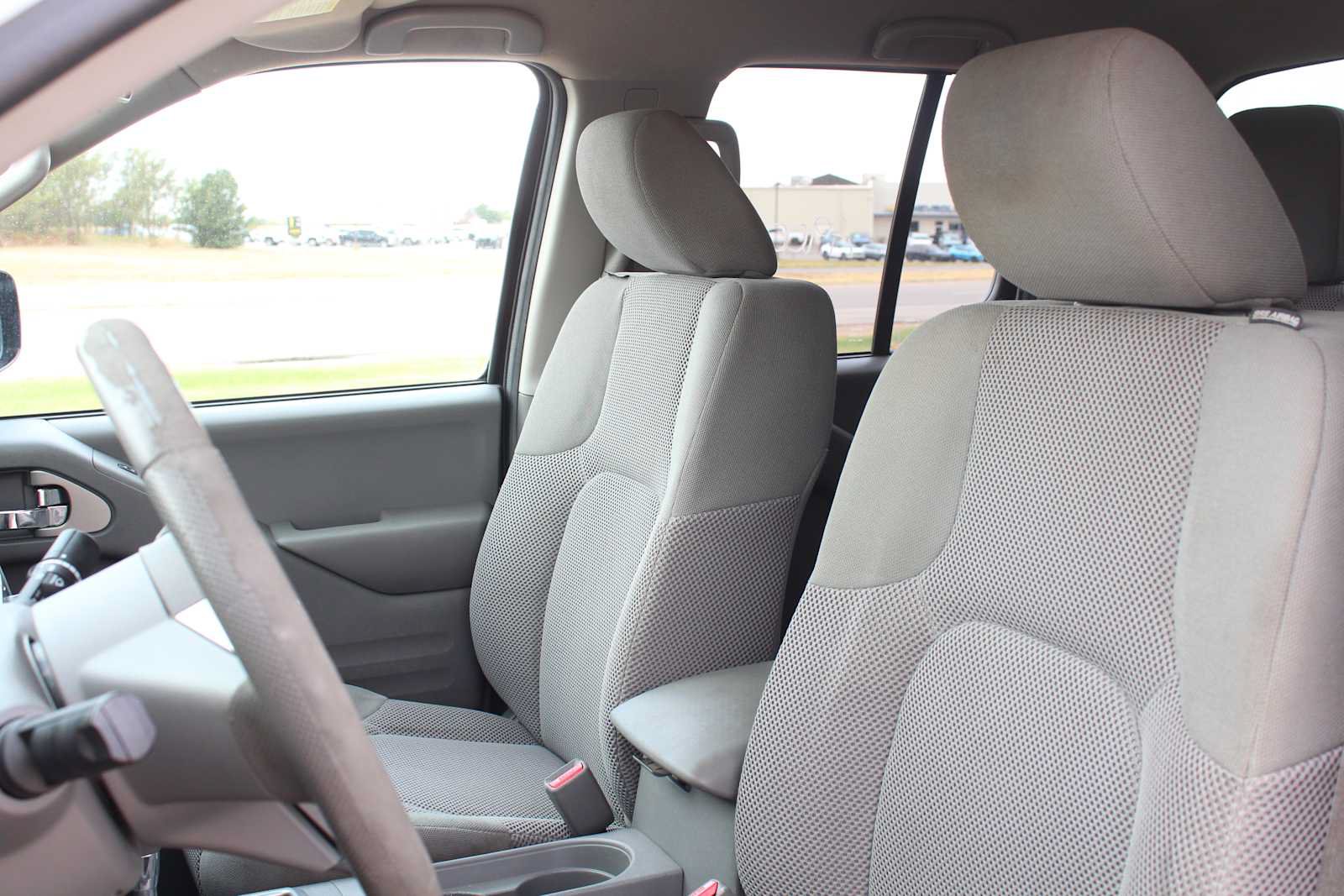 Used 2019 Nissan Frontier SV RWD image 25
