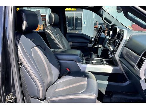 Used 2022 Ford F350 Platinum AWD/4WD image 8
