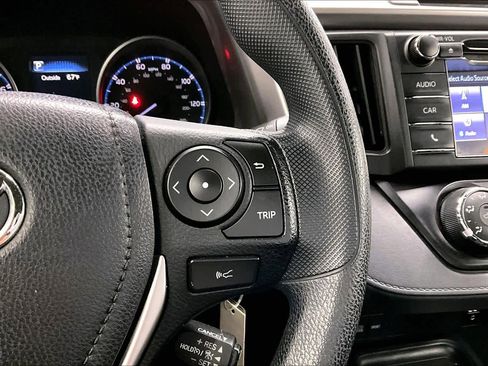 Used 2018 Toyota RAV4 LE w/ Carpet Mat Package image 24