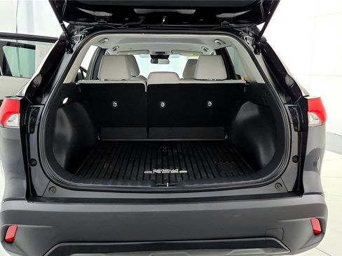 Certified 2023 Toyota Corolla Cross LE image 32