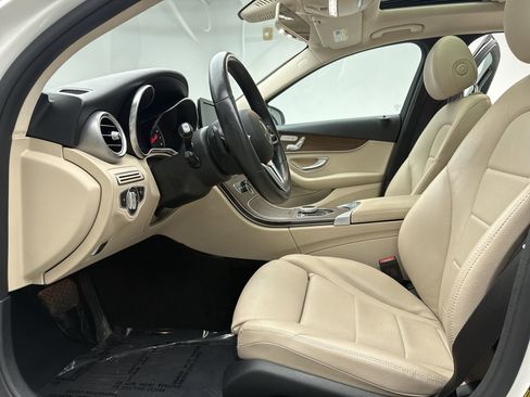 Used 2019 Mercedes-Benz C 300 4MATIC Sedan image 11