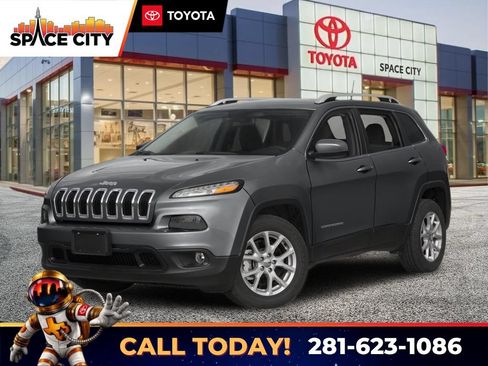 Used 2016 Jeep Cherokee Latitude w/ Comfort & Sound Group FWD image 1