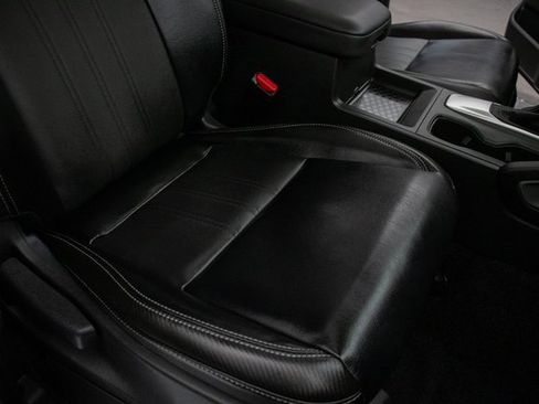 Used 2024 Nissan Frontier SL w/ Technology Package image 18