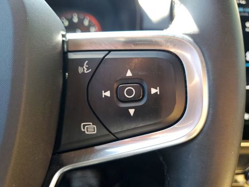 Used 2022 Volvo XC40 T5 Inscription w/ Advanced Package image 31