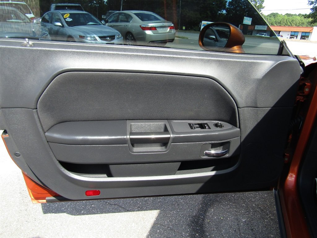 Used 2011 Dodge Challenger RWD image 13