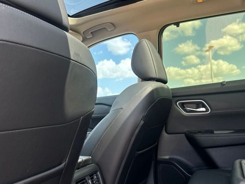 Certified 2026 Nissan Rogue Platinum AWD/4WD image 35