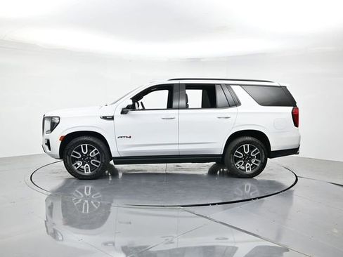 Used 2023 GMC Yukon AT4 w/ Technology Package AWD/4WD image 7