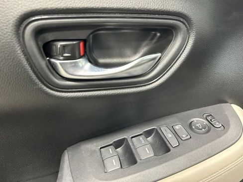 Certified 2024 Honda HR-V LX image 23