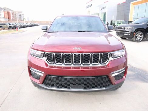 New 2025 Jeep Grand Cherokee Limited w/ Luxury Tech Group II AWD/4WD image 8