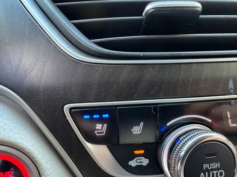Used 2018 Honda Accord Touring image 24