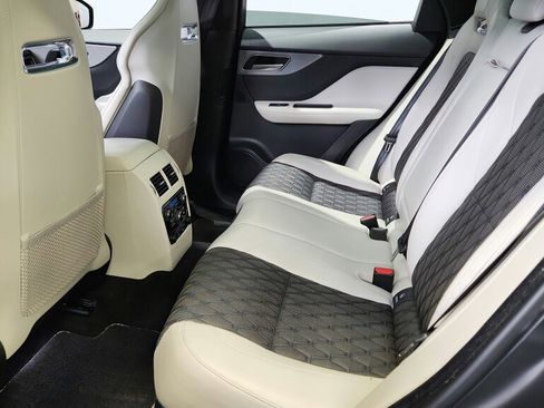 Used 2020 Jaguar F-PACE SVR image 27